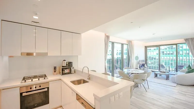 High Floor Apartment With Partial Burj Khalifa View Dubai